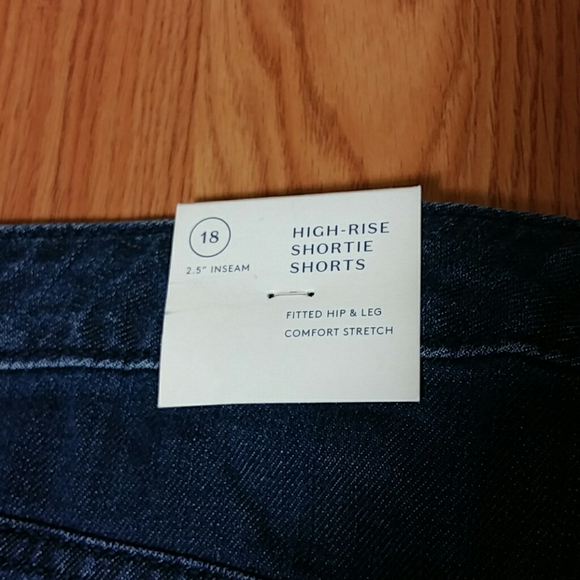 Universal tread New Size 18/34  Hi-rise Shortie - Picture 6 of 7